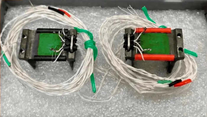 Extensometer frame
